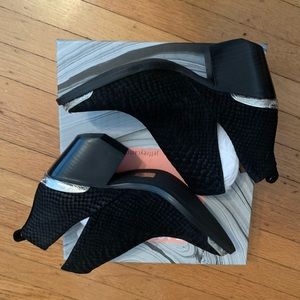 Jeffrey Campbell Black Booties - size 7